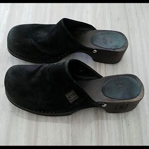 Chanel clogs